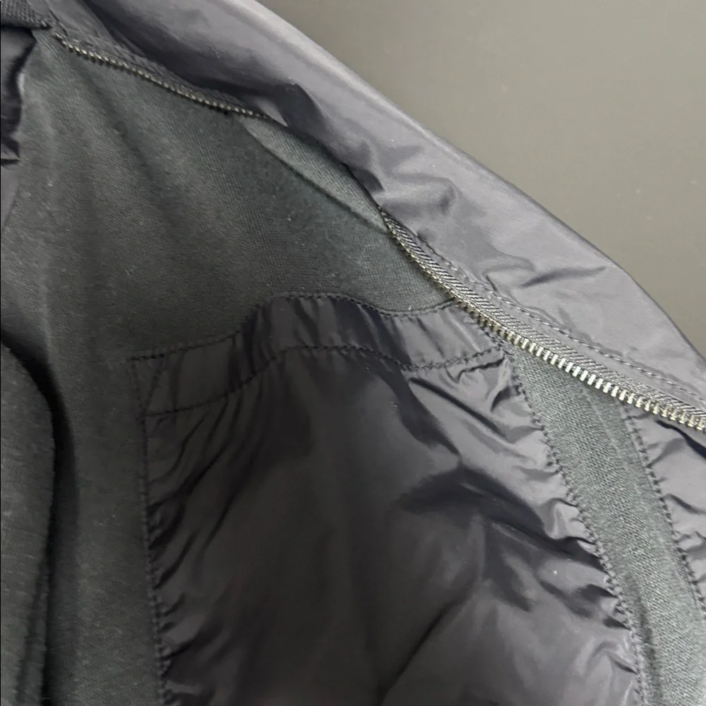 H&M Men's Black Bomber Jacket - Picture 5 of 5
